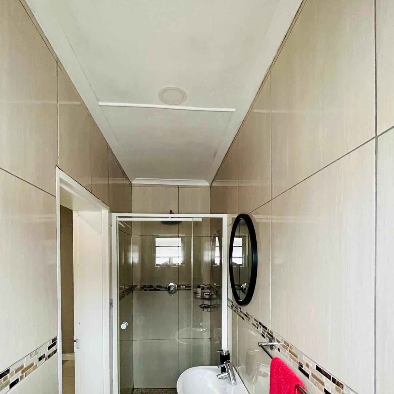 Hidden Bliss Guesthouse East London Zimmer foto